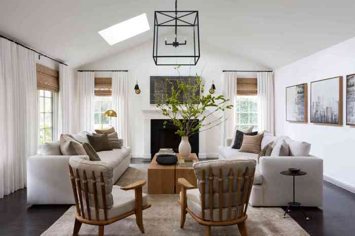 How to decorate a large family room space